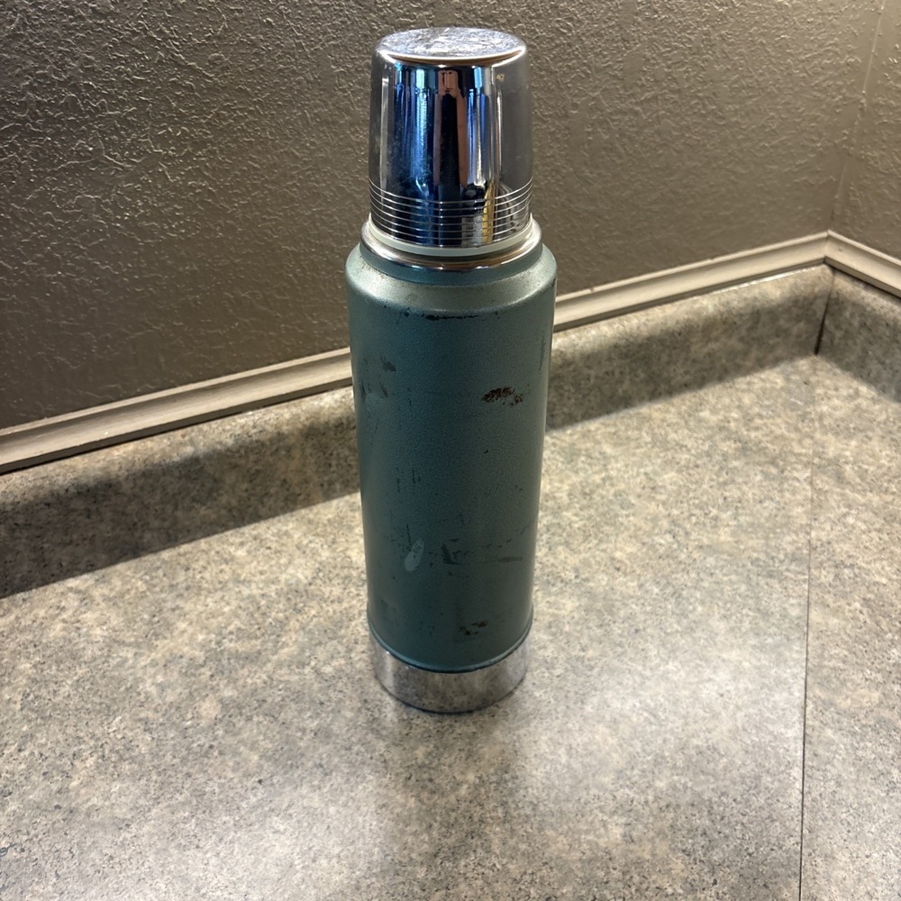 Vintage Aladdin's Stanley Thermos No. A-944B One Quart No 100 Cup Green